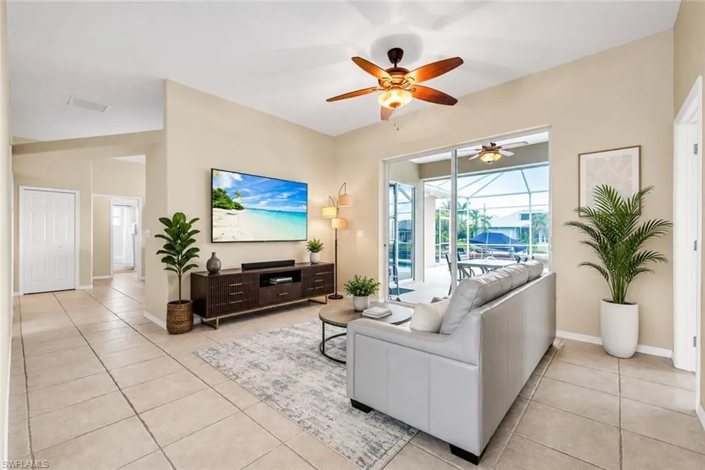 2909 SW 38th Street Cape Coral, FL 33914