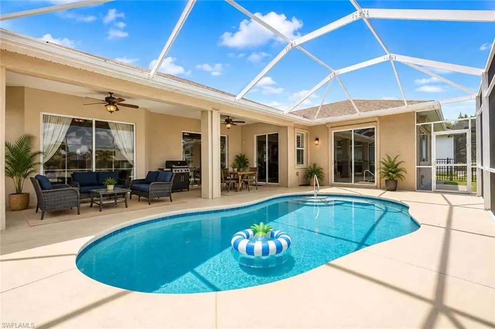 2909 SW 38th Street Cape Coral, FL 33914