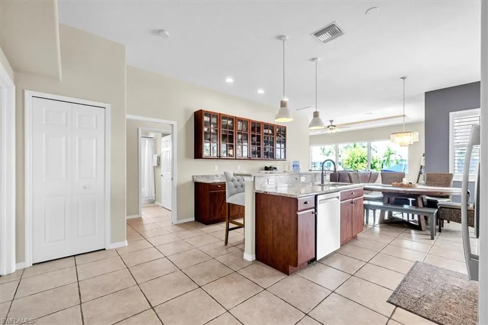 2909 SW 38th Street Cape Coral, FL 33914