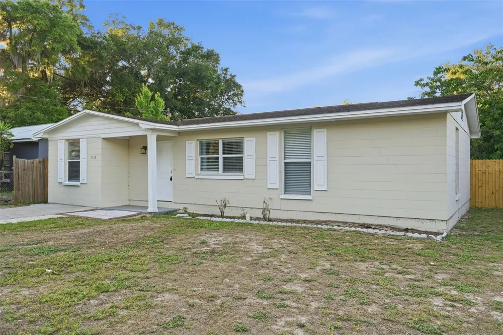 1514 CREST AVENUE Leesburg, FL 34748