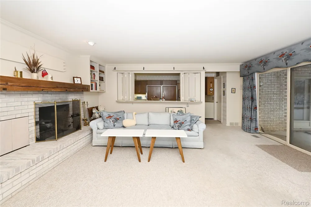 363 Lakewood Drive Bloomfield Hills City, MI 48304