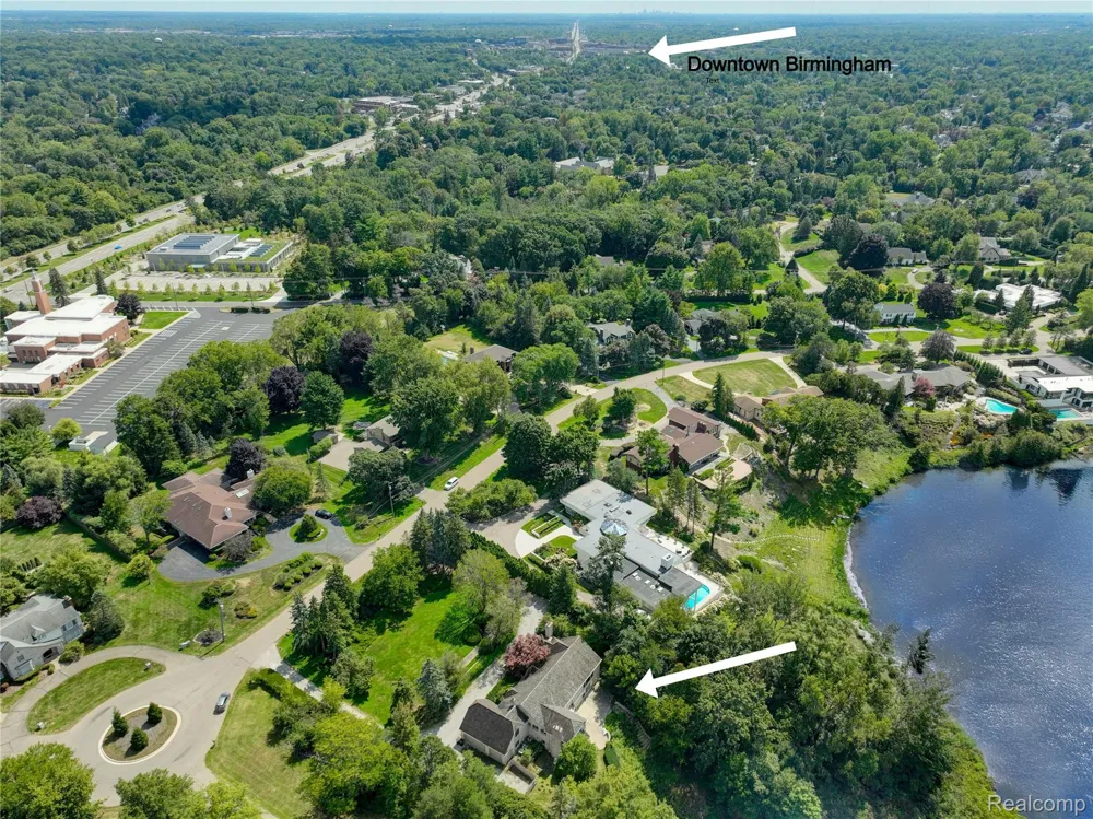 363 Lakewood Drive Bloomfield Hills City, MI 48304