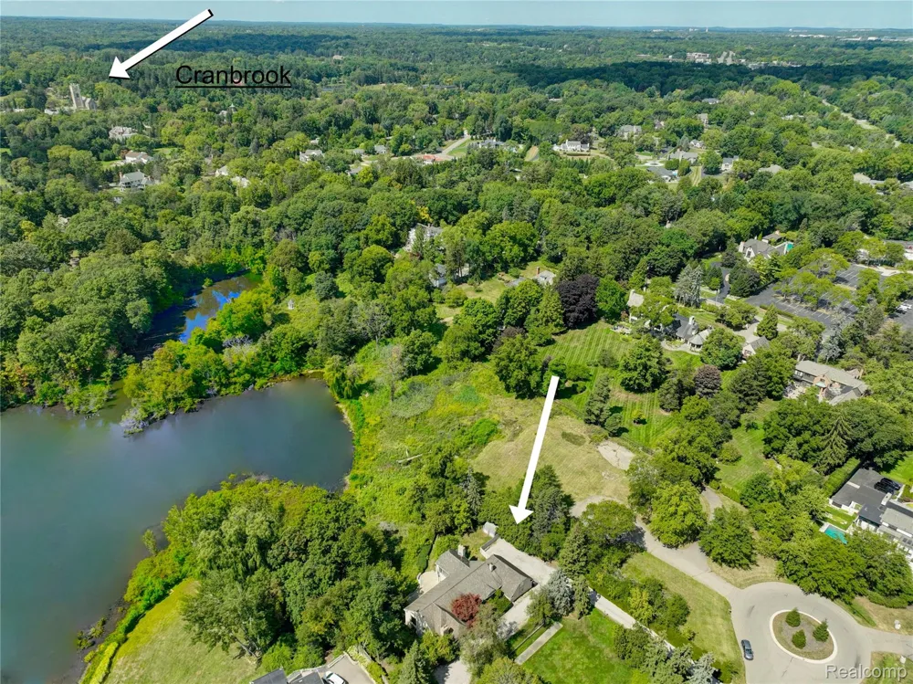 363 Lakewood Drive Bloomfield Hills City, MI 48304