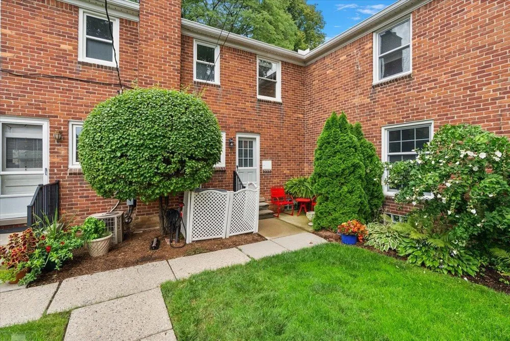 601 Notre Dame Street Grosse Pointe City, MI 48230