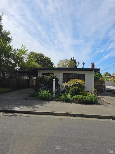 412 Lincoln Street