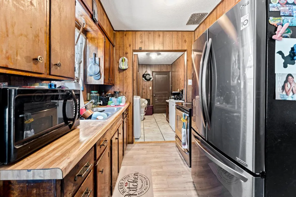 701 E 15TH AVENUE Pampa, TX 79065