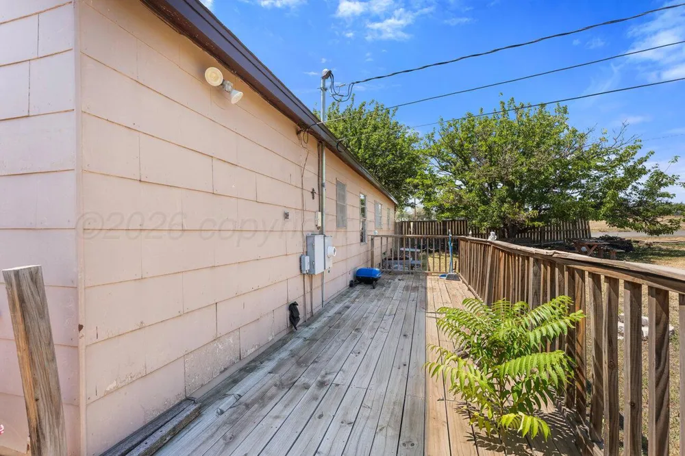 701 E 15TH AVENUE Pampa, TX 79065