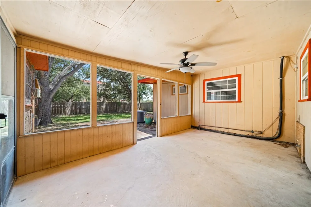 722 Santa Anita Drive Kingsville, TX 78363