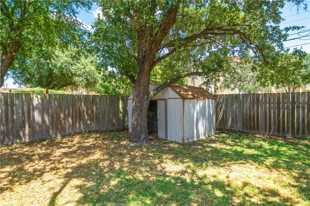 722 Santa Anita Drive Kingsville, TX 78363