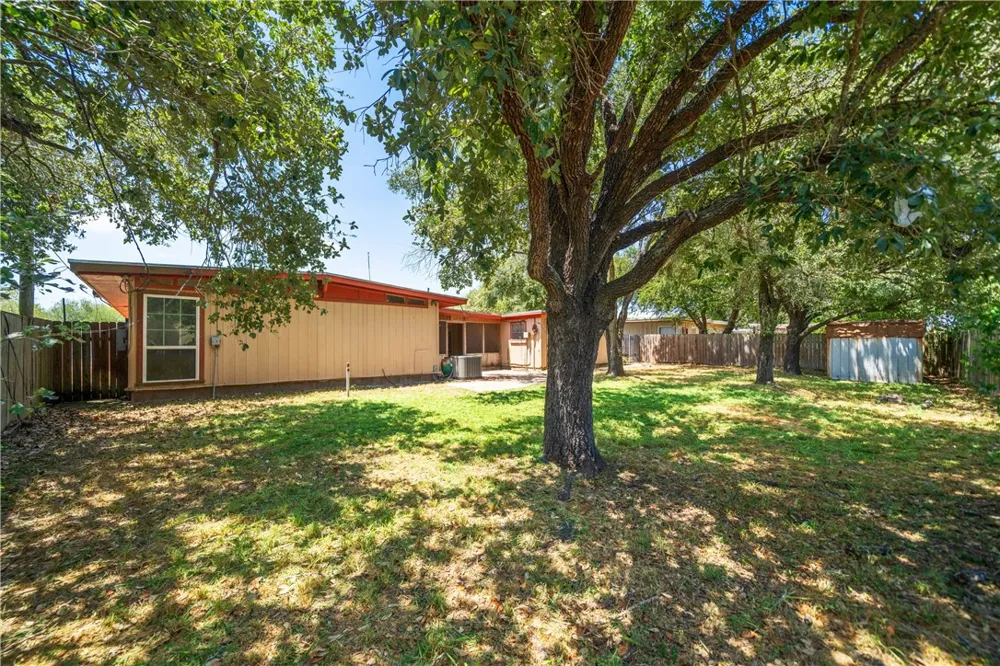 722 Santa Anita Drive Kingsville, TX 78363