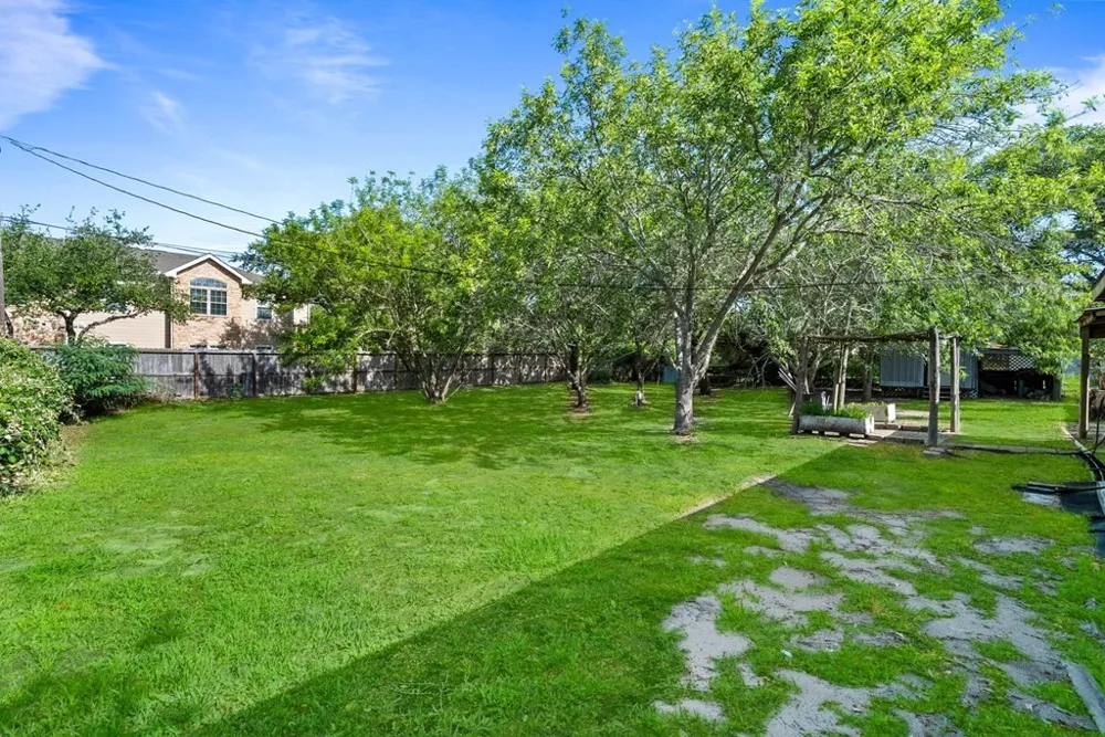 118 Saint Peter Rockport, TX 78382