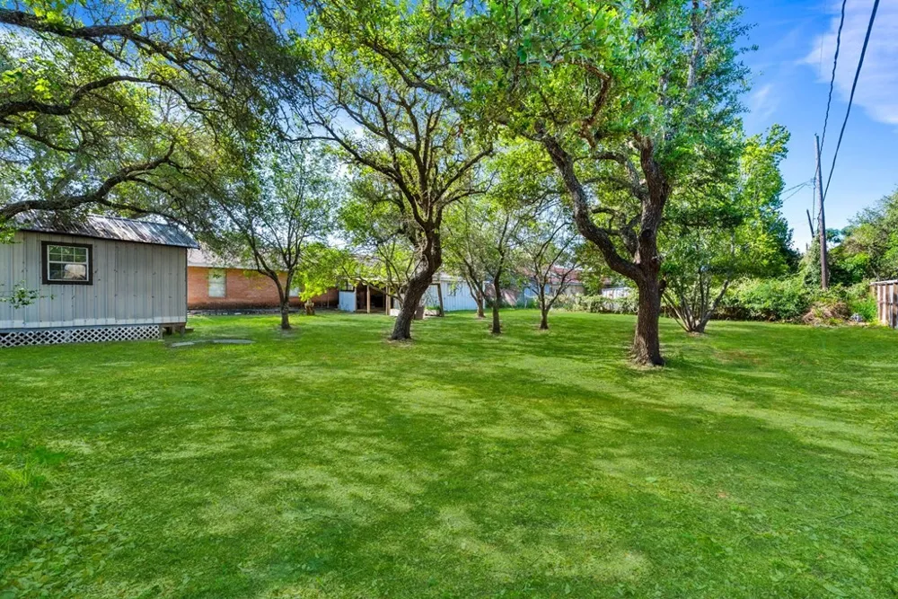 118 Saint Peter Rockport, TX 78382