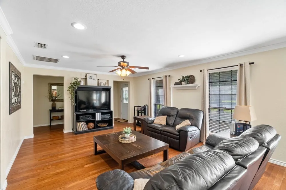 118 Saint Peter Rockport, TX 78382