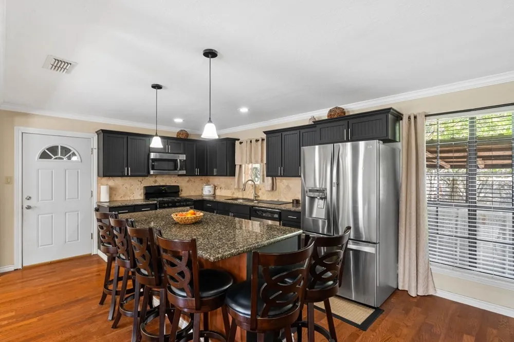 118 Saint Peter Rockport, TX 78382