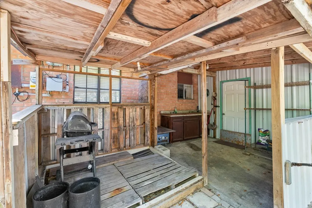 118 Saint Peter Rockport, TX 78382