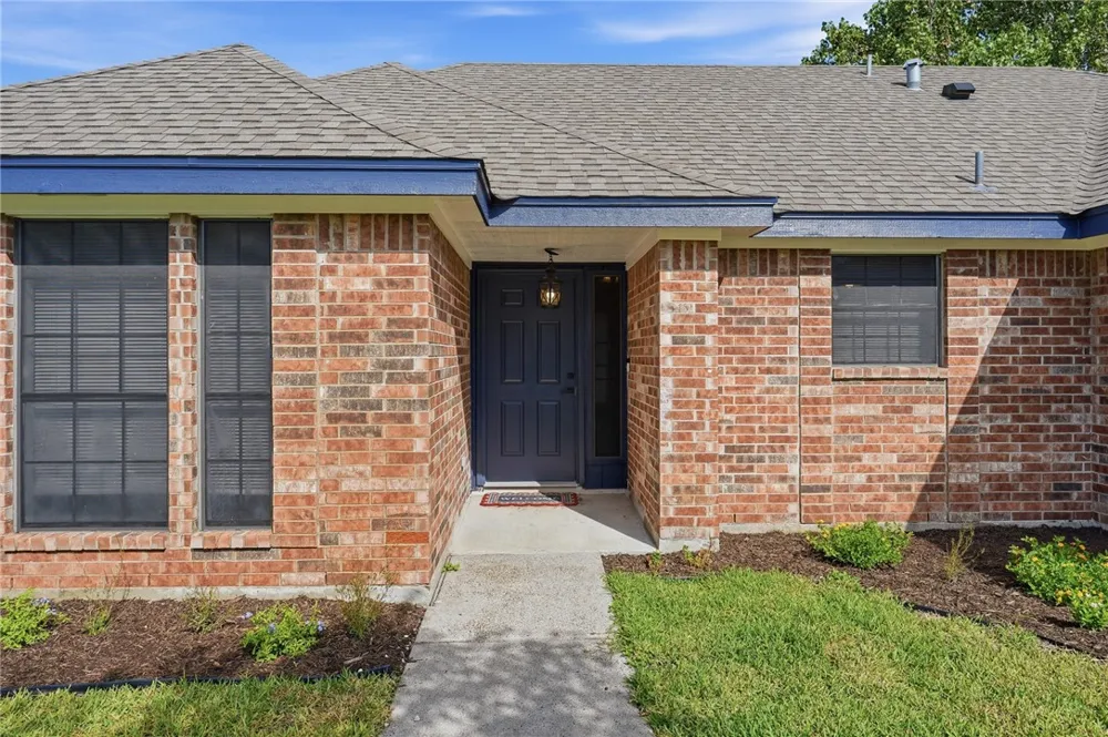 2087 Sabal Drive Ingleside, TX 78362