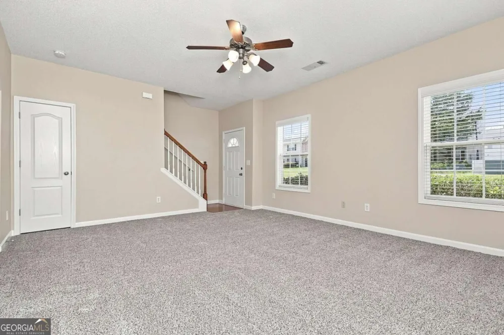 8606 Thomas LN Riverdale, GA 30274
