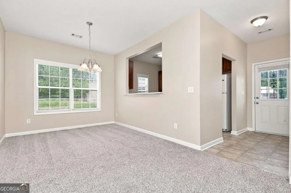 8606 Thomas LN Riverdale, GA 30274