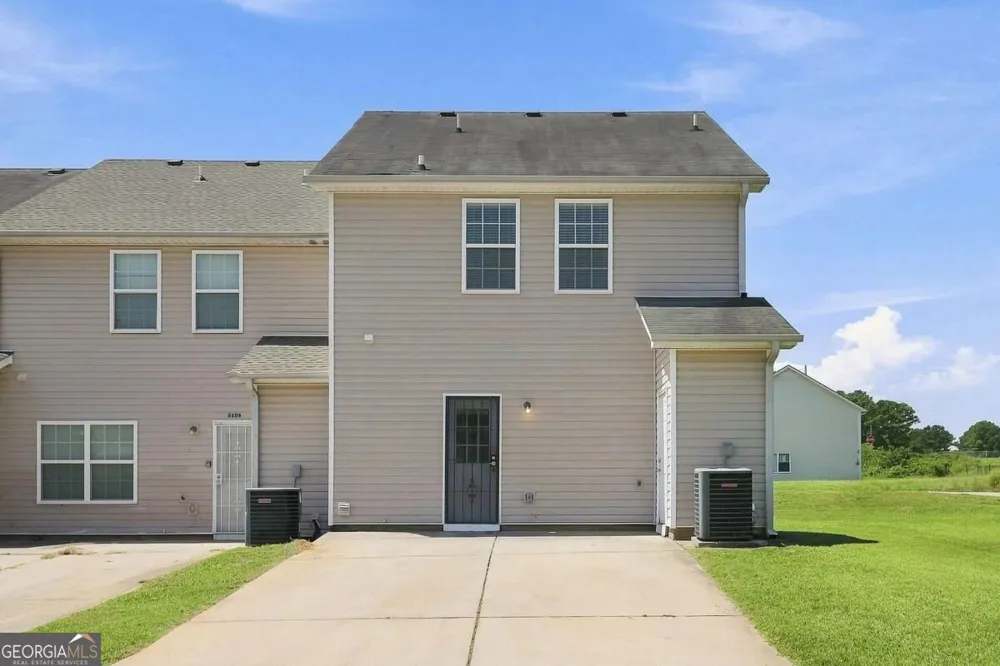 8606 Thomas LN Riverdale, GA 30274