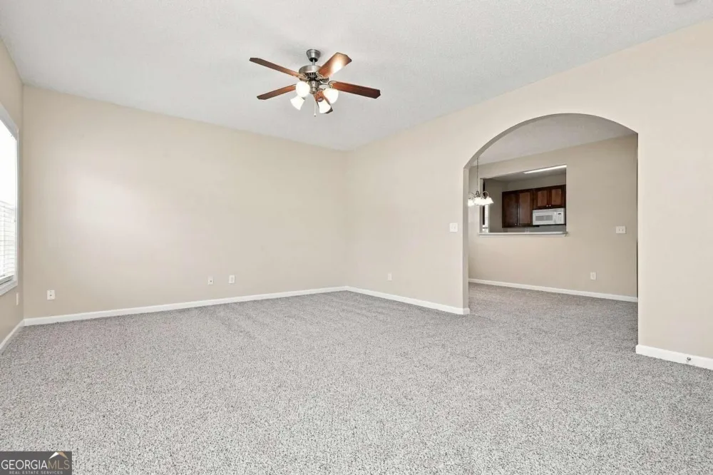 8606 Thomas LN Riverdale, GA 30274
