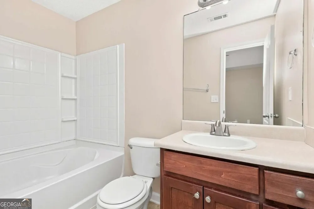 8606 Thomas LN Riverdale, GA 30274