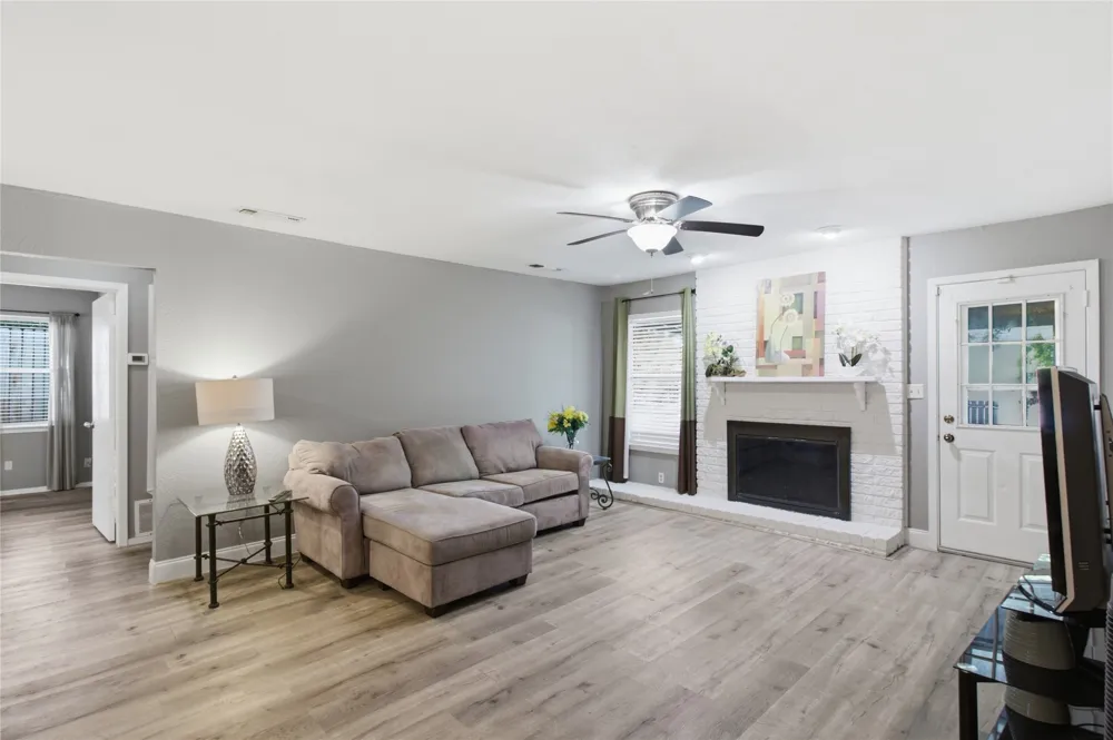 2410 Buttercup Circle Killeen, TX 76542
