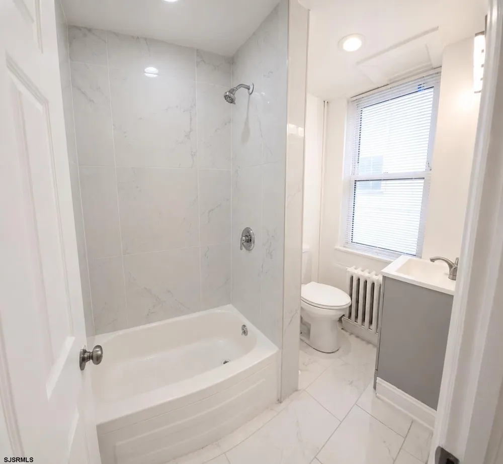 633 Arctic Ave Atlantic City, NJ 08401