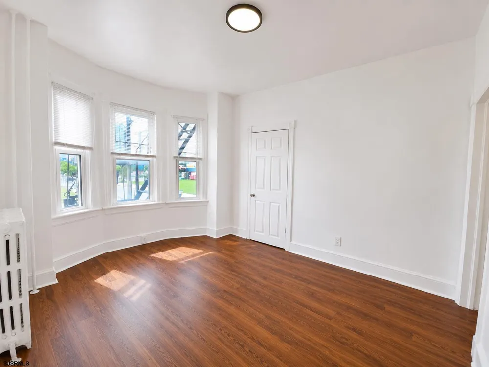 633 Arctic Ave Atlantic City, NJ 08401