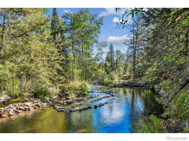 511 Riverside Drive Lyons, CO 80540