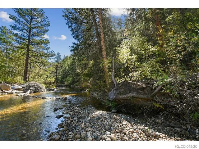 511 Riverside Drive Lyons, CO 80540