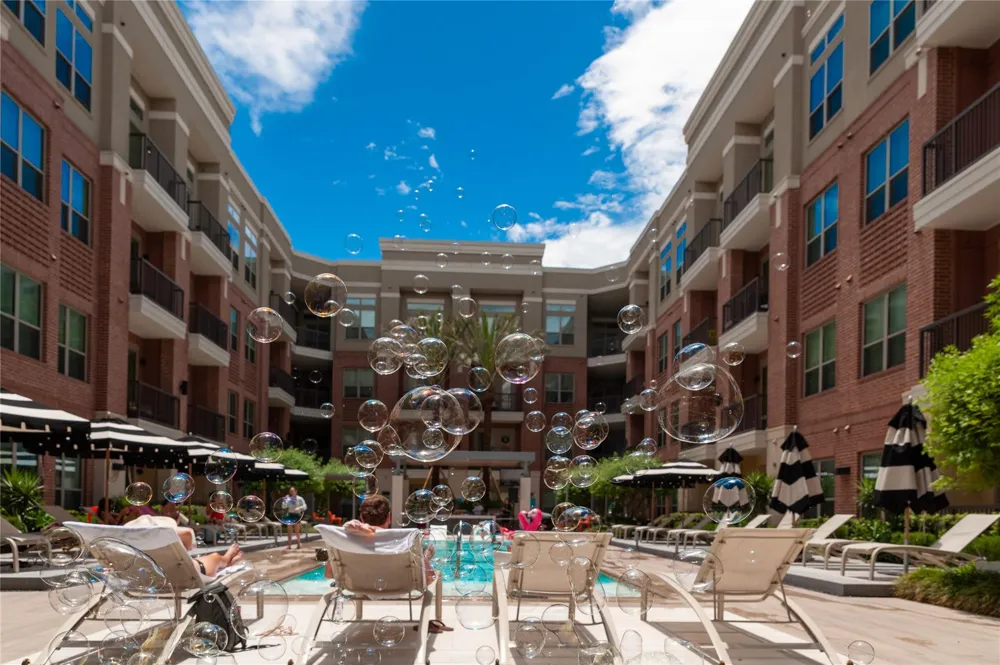 160 Birdsall Street #2411 Houston, TX 77007