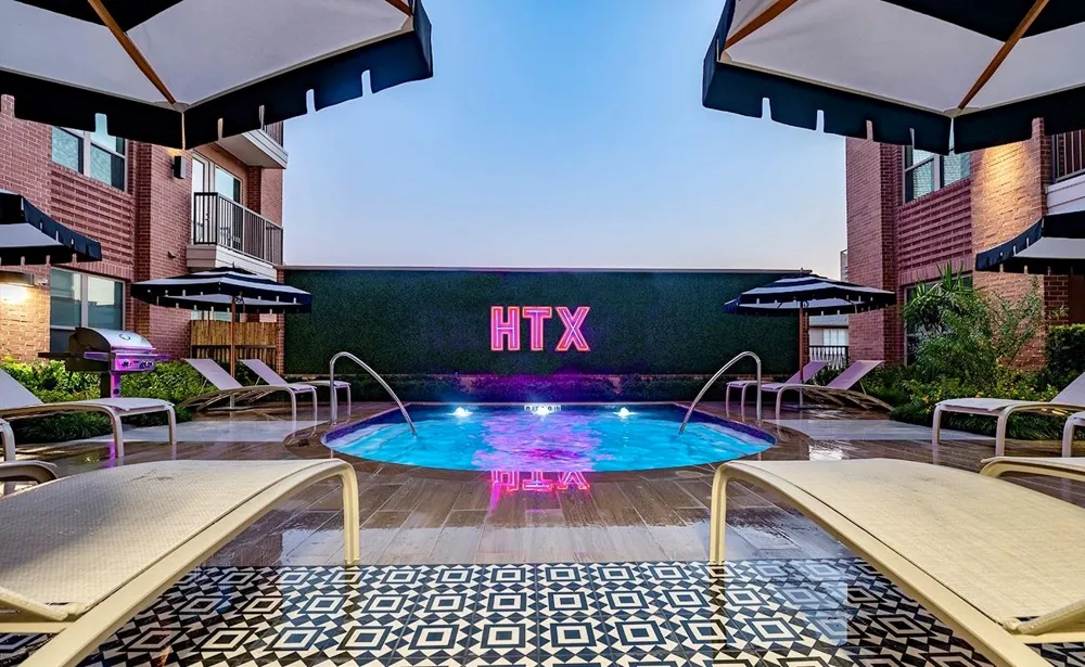 160 Birdsall Street #2411 Houston, TX 77007