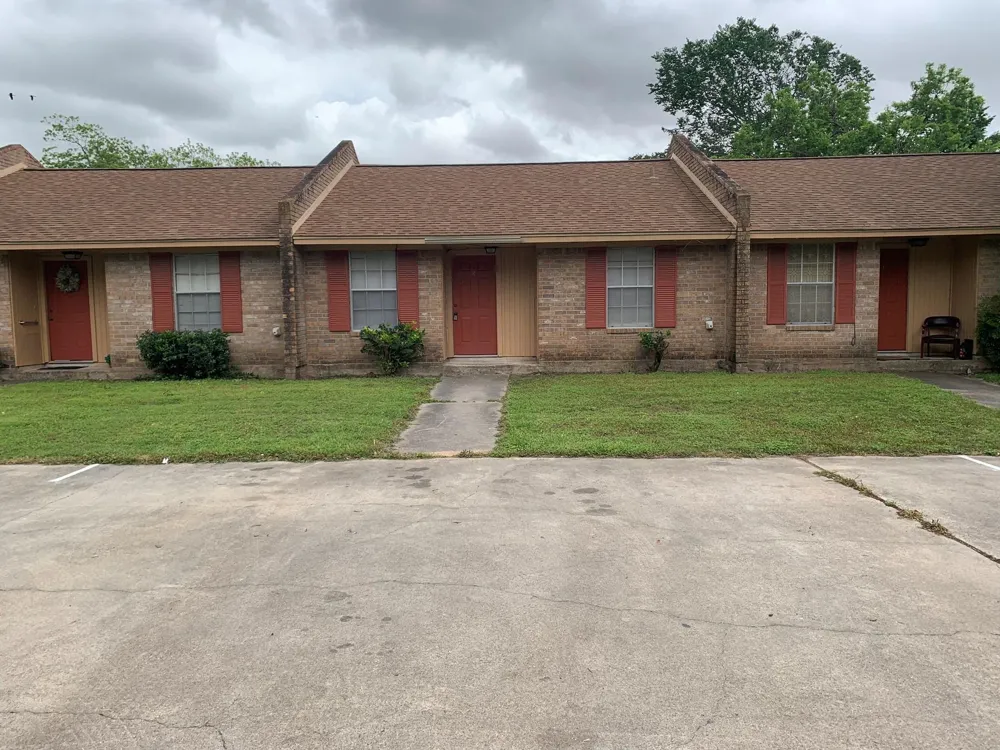 101 Willenberg Road #5 Lake Jackson, TX 77566
