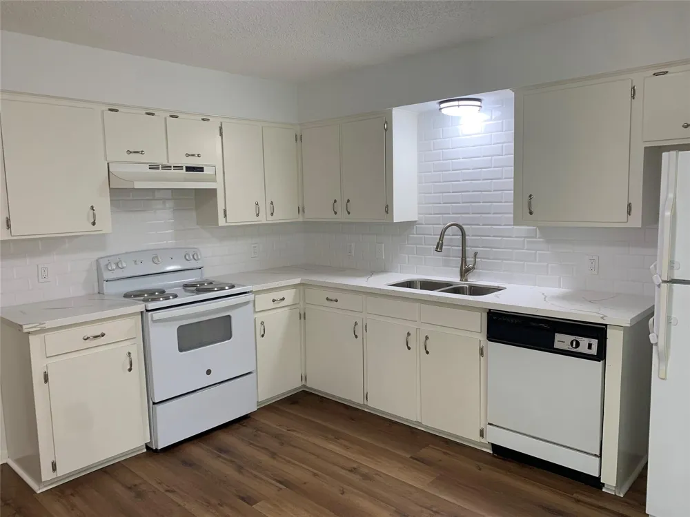 101 Willenberg Road #5 Lake Jackson, TX 77566
