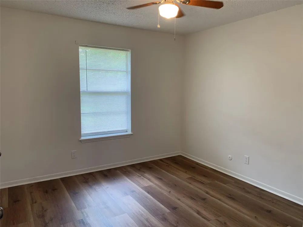 101 Willenberg Road #5 Lake Jackson, TX 77566