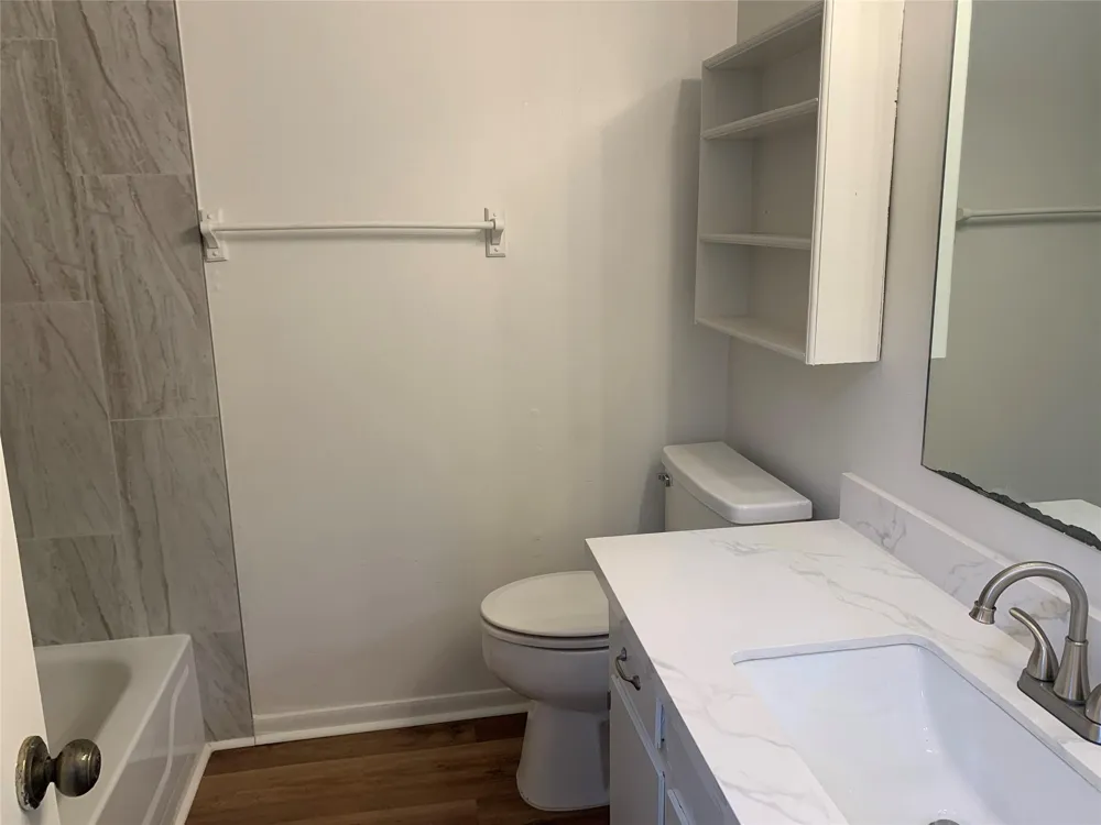101 Willenberg Road #5 Lake Jackson, TX 77566