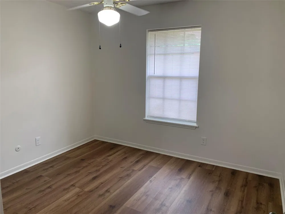 101 Willenberg Road #5 Lake Jackson, TX 77566