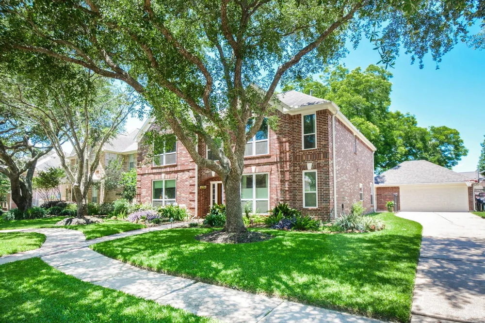 19 Oakmere Place Sugar Land, TX 77479