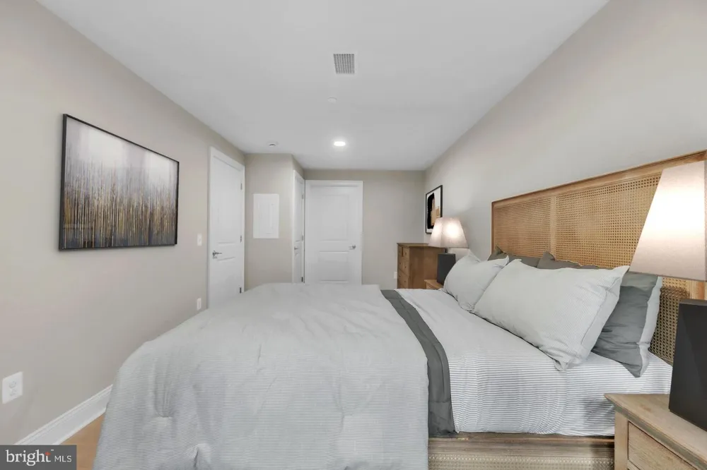 1801 MARKET STREET #2417 Philadelphia, PA 19103
