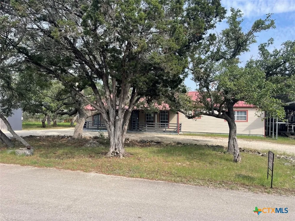 551 Ramblewood Drive Canyon Lake, TX 78133