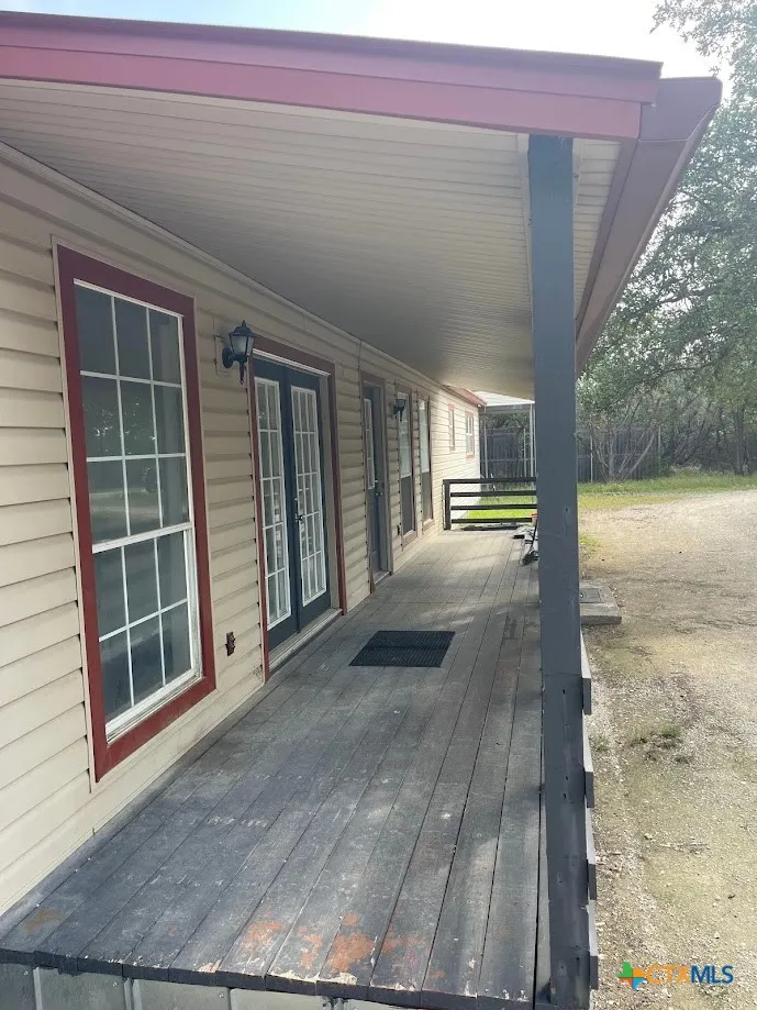551 Ramblewood Drive Canyon Lake, TX 78133