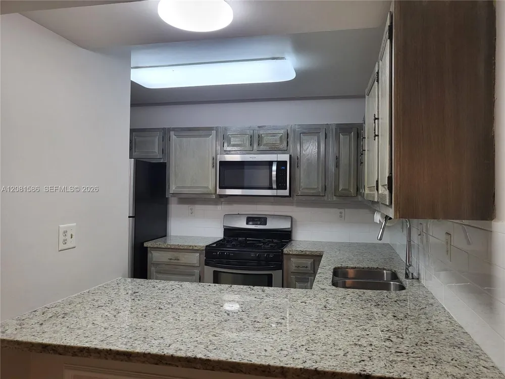 6924 SW 114th Pl #E56 Miami, FL 33173