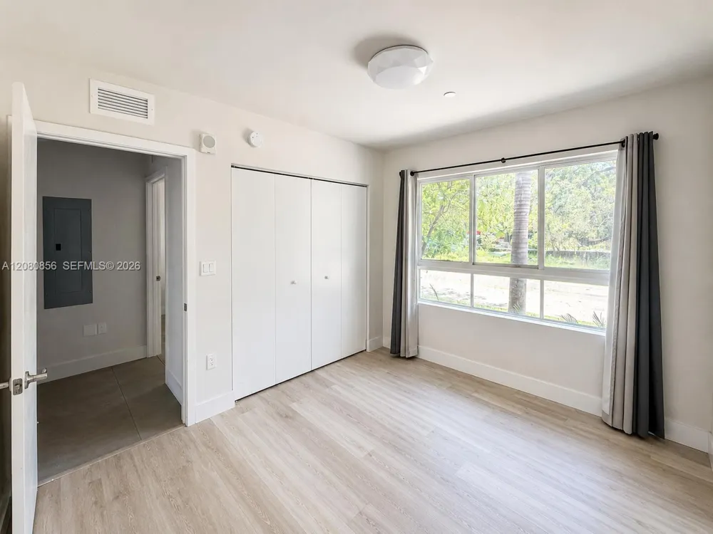 2555 NE 193 ST #2112 Aventura, FL 33180