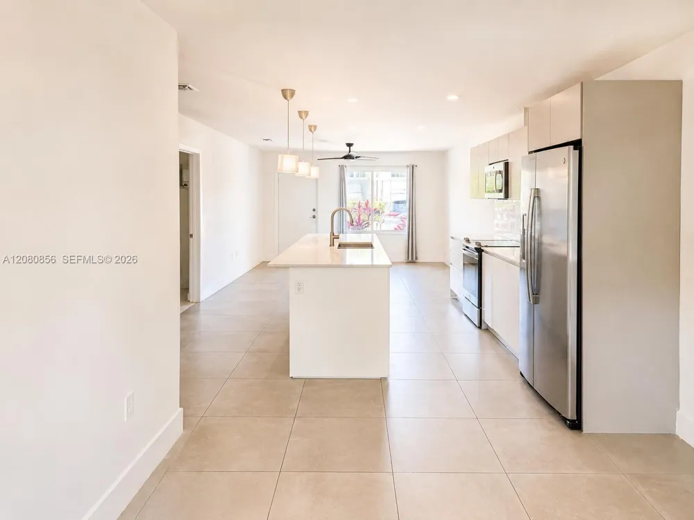 2555 NE 193 ST #2112 Aventura, FL 33180