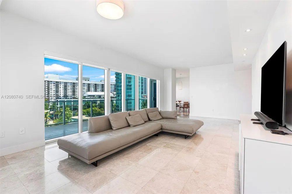 6103 Aqua Ave #702 Miami Beach, FL 33141