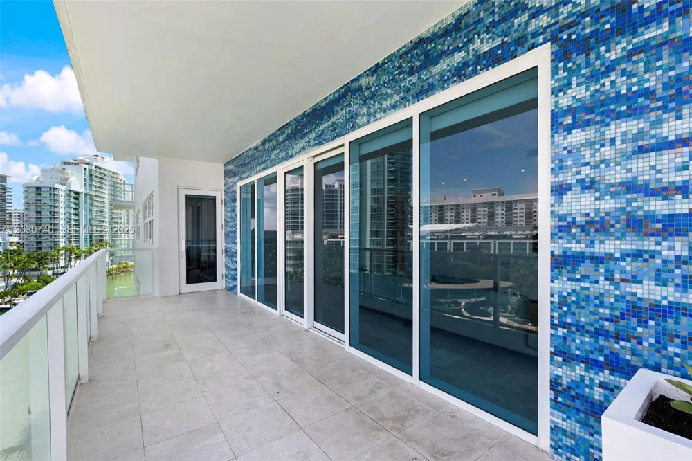 6103 Aqua Ave #702 Miami Beach, FL 33141