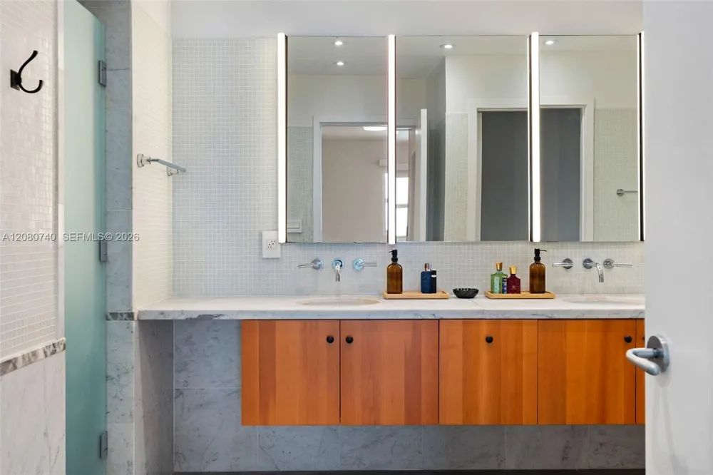 6103 Aqua Ave #702 Miami Beach, FL 33141