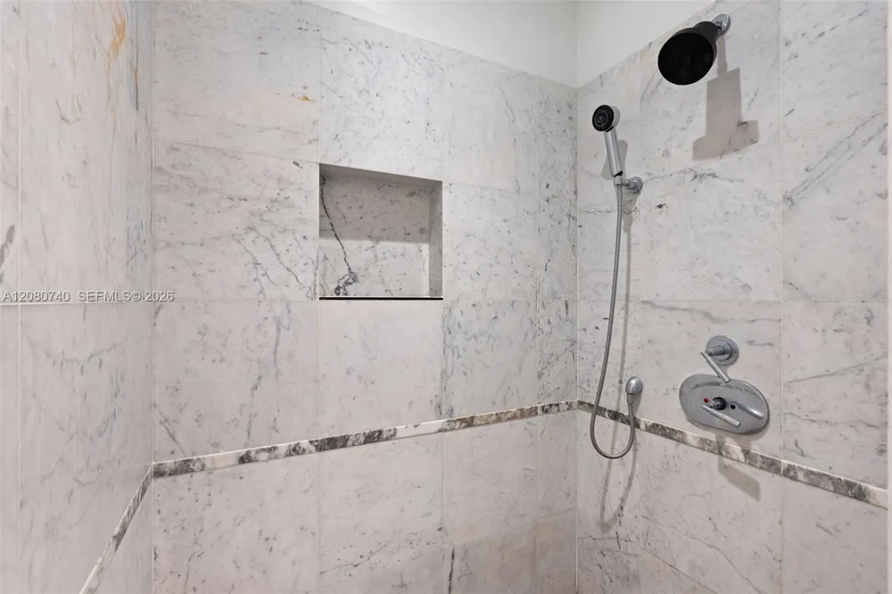6103 Aqua Ave #702 Miami Beach, FL 33141