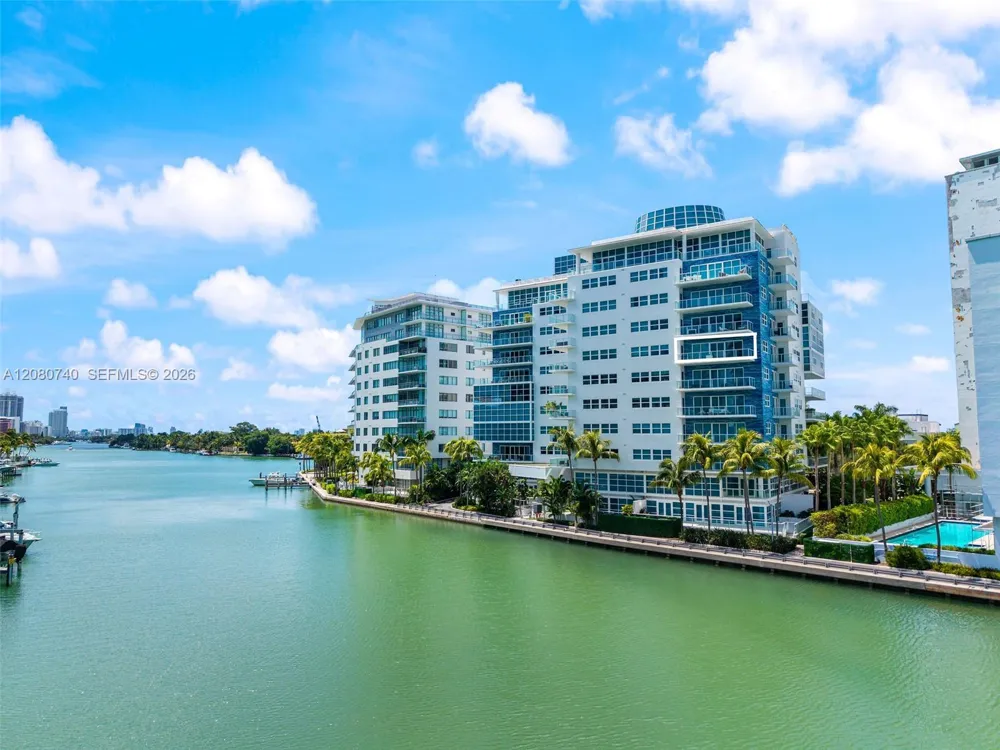 6103 Aqua Ave #702 Miami Beach, FL 33141