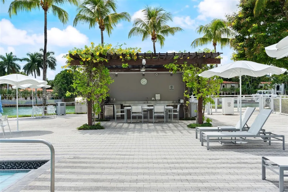 6103 Aqua Ave #702 Miami Beach, FL 33141